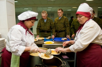 До конца 2013 года три соединения ВДВ полностью перейдут на новую схему организации питания военнослужащих с элементами  «шведского стола»