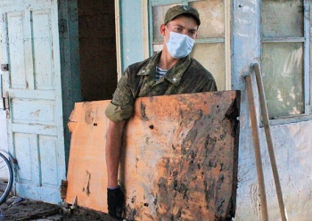 За истекшие сутки военнослужащими МО РФ в г.Крымске полностью очищены от завалов 3  района, 1340 домов и 21 км дорог