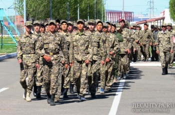 Школьники Астаны отправились на сборы в десантно-штурмовую бригаду