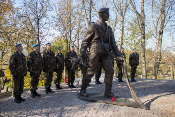В парке Победителей в Витебске открыли памятник десантникам
