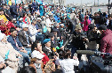 Военный парад в честь Дня защитника Отечества, Астана 7 мая 2014 г.
Журналисты казахстанских СМИ активно записывали интервью у ветеранов Великой Отечественной войны.