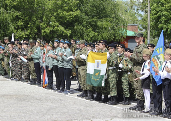 Тольяттинский спецназ провел для школьников военно-спортивную игру «Зарница»
