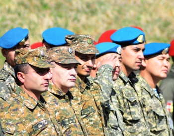 Военнослужащие казахстанской армии  на учении «Викинг-2011»