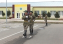 Чествование увольняемых в запас десантников в 36 ДШБр СВ ВС РК. Линейные выдвигаются к разметке для прохождения личного состава бригады торжественным маршем.