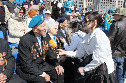 Военный парад в честь Дня защитника Отечества, Астана 7 мая 2014 г.
Журналисты казахстанских СМИ активно записывали интервью у ветеранов Великой Отечественной войны.