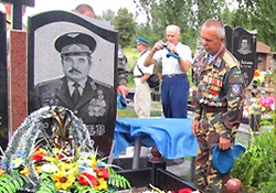 В Виннице спецназовцы установили памятник своему товарищу