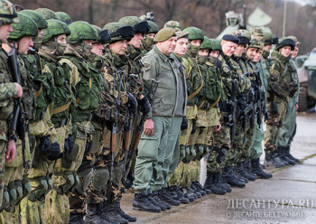 Российские десантники продемонстрировали Президенту Сербии технику, вооружение и экипировку