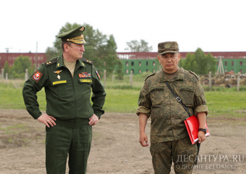 Командующий ЦВО проверил бригаду спецназа в Новосибирске