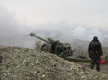 Артиллеристы Ульяновской десантно-штурмовой бригады ВДВ проводят боевые стрельбы в Оренбургской области