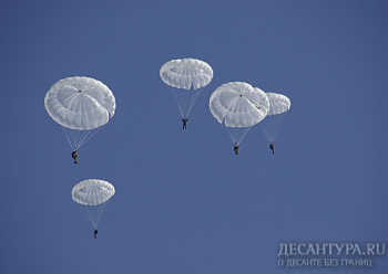 Морские пехотинцы БФ совершили в 2016 году более 3 тысяч прыжков с парашютом