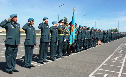 Празднование 84-й годовщины Воздушно-десантных войск в Астане, 2 августа 2014 г.

36 десантно-штурмовая бригада. Звучит Государственный гимн Республики Казахстан.
