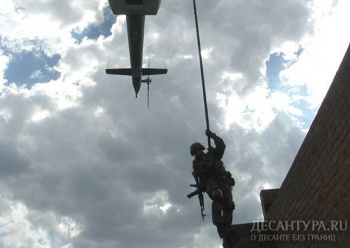 Спецназ ЮВО провел учение с десантированием из вертолета Ми-35М штурмовым способом