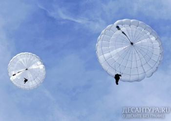 Военнослужащие команд-участниц конкурса «Десантный взвод» совершили тренировочные прыжки с парашютом