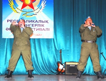 Представители Аэромобильных войск ВС РК в числе участников заключительного тура фестиваля армейской песни «Жас улан»