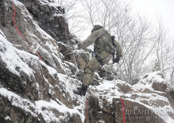 Спецназ ЗВО приступил к горной подготовке на полигоне Терскол