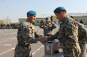 Проводы солдат срочной службы в 36 десантно-штурмовой бригаде. Астана 11 мая 2014 года.
Вручение благодарственных писем для родителей солдат.