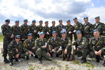 Украинских миротворцев в Косово наградили медалями НАТО «За службу миру»