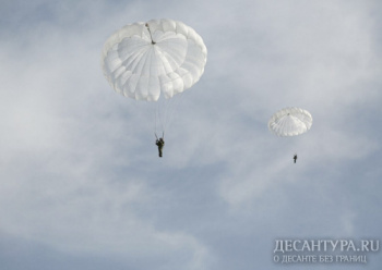 В Крыму проходят тренировки парашютистов ЧФ