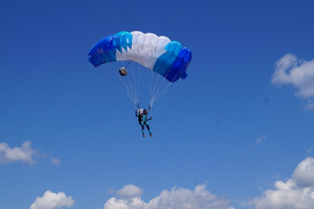 Военнослужащие ССО Беларуси принимают участие в чемпионате ВС РФ по парашютному спорту