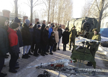 В 31-й десантно-штурмовой бригаде провели сборы с юнармейцами из Татарстана