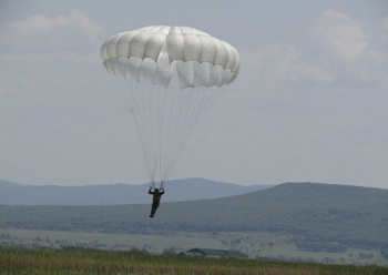 Молодое пополнение 83 гв ОДШБр совершило свой первый прыжок с парашютом