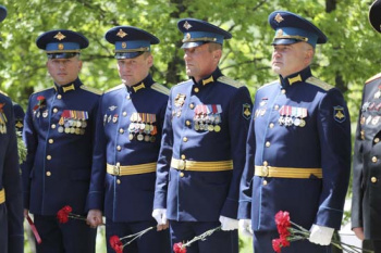 Десантники 7 гв ДШД почтили память героев воздушного десанта, погибших на «Малой земле»