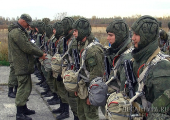 Спецназ и морская пехота ВВО в зимнем периоде обучения выполнили около 7 тысяч прыжков с парашютом
