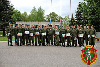 Права ношения нагрудного знака «Доблесть и мастерство» в этом году удостоены 26 военнослужащих