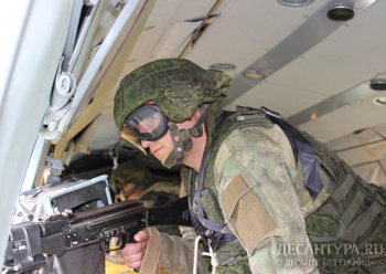 Спецназ ВВО с воздуха зачистил зону высадки десанта на учении