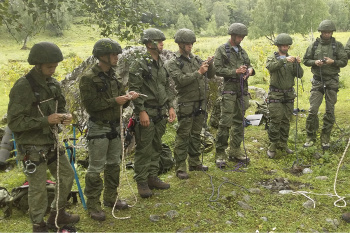 Горные подразделения 7 гв ДШД приступили к отработке разведывательно-поисковых действий в горах Карачаево-Черкесии