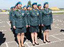 Празднование 84-й годовщины Воздушно-десантных войск в Астане, 2 августа 2014 г.

36 десантно-штурмовая бригада. Звучит Государственный гимн Республики Казахстан.