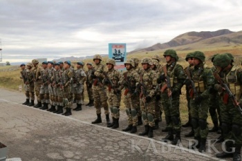 Проходит сбор по десантно-диверсионной подготовке с военнослужащими спецназа ВС Кыргазстана