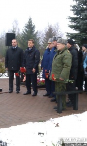 В Орлецах проходит лития памяти десантников 6-й роты, присутствует командующий ВДВ России Владимир Шаманов