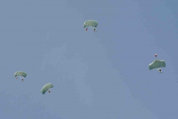 В Рязани разведчики ВДВ изучают парашют «Арбалет-2»