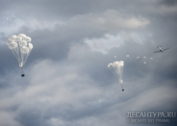 В Приморье произведено десантирование боевой техники парашютным способом