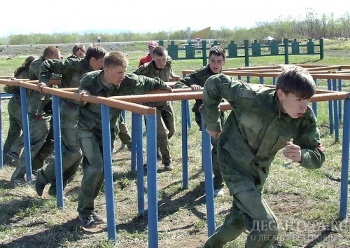 На базе воинской части ВДВ в Южном военном округе начался финальный этап военно-спортивной игры «Зарница»