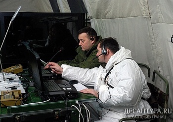 Командующий ВДВ генерал-полковник Владимир Шаманов руководит учениями десантников с помощью новейшего АСУ «Андромеда-Д»