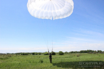 Разведчики и морпехи ВВО совершат более 11 тысяч прыжков с парашютом в летний период обучения
