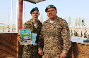 Проводы солдат срочной службы в 36 десантно-штурмовой бригаде. Астана 11 мая 2014 года.
Командир бригады генерал-майор Алмаз Джумакеев вручает грамоту отличившемуся солдату-срочнику.