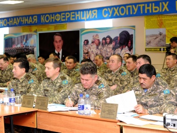 Командующий Аэромобильными войсками Вооруженных Сил Казахстана принял участие в сборах руководящего состава Сухопутных войск