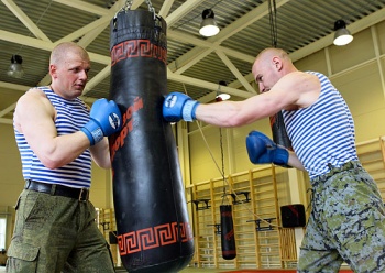 В Пскове стартовал чемпионат Воздушно-десантных войск по боксу