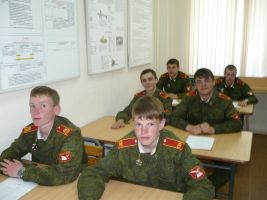 Ульяновские десантники помогают суворовцам освоить профессию военного переводчика