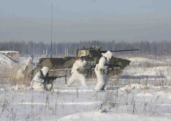 Первые в 2013 году полковые учения десантников стартовали на полигоне под Псковом
