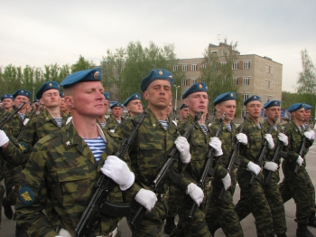 Российские десантники приступили к подготовке  к военному параду в Киеве