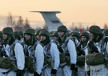 Ивановские десантники на аэродромах взлета осуществляют погрузку в самолеты ВТА