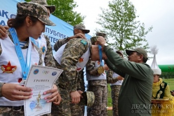 Казахстанские десантники первые в эстафете и вторые в командном зачете по военизированному кроссу