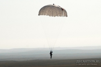 Десантники «Казбрига» за полтора месяца учебного периода совершили около трехсот прыжков с парашютом