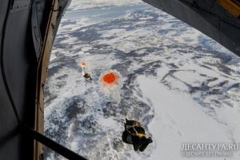 Военнослужащие СФ выполнили более 1600 прыжков с парашютом в зимнем периоде обучения