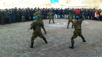 Военнослужащие 38 десантно-штурмовой бригады провели встречу с учащимися г.Алматы
