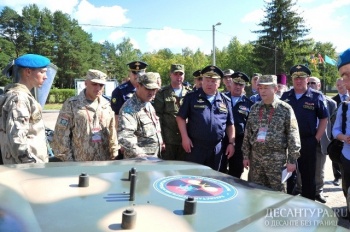Участникам учения «Взаимодействие-2015» показали образцы вооружения и техники казахстанского батальона РХБЗ